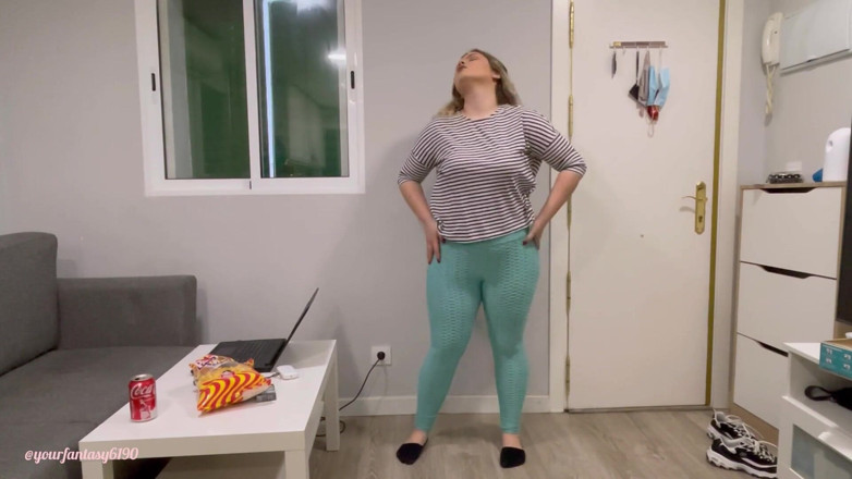 Your fantasy studio: Movie and farts with me