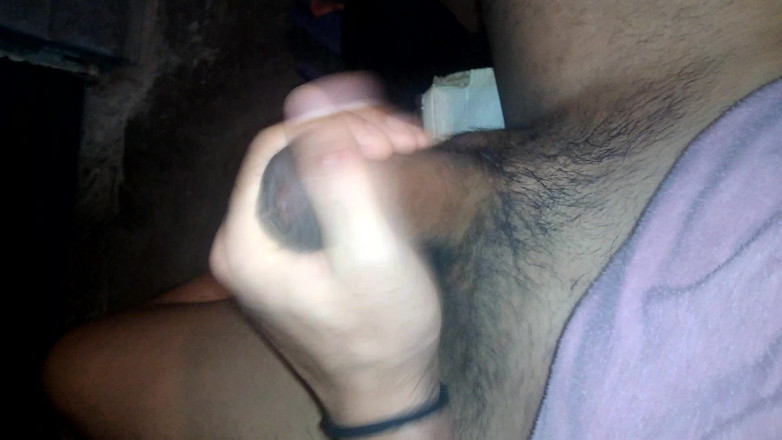 AlexAlejandro13: Je me fais baiser dans la salle de bain pendant...
