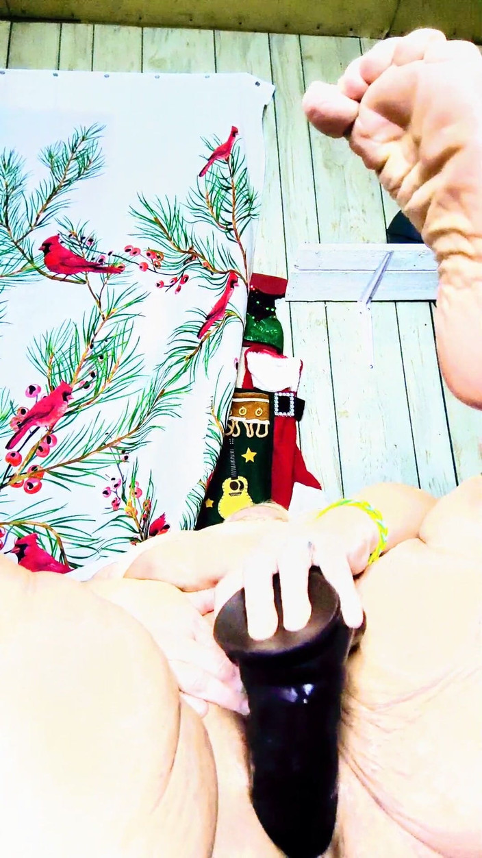 HerculesnVENUS: Acabando 6 veces viendo porno esta es una puta doblada