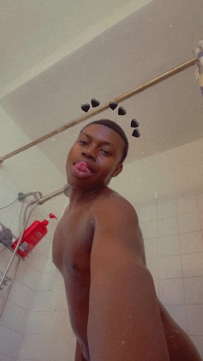 MattIsFreaky: Tôi đang tắm