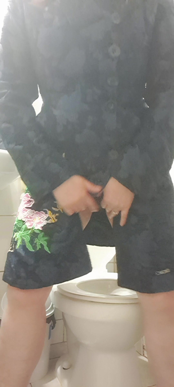 Mommy big hairy pussy: MILF Est Nue Sous Manteau Pour Sortir