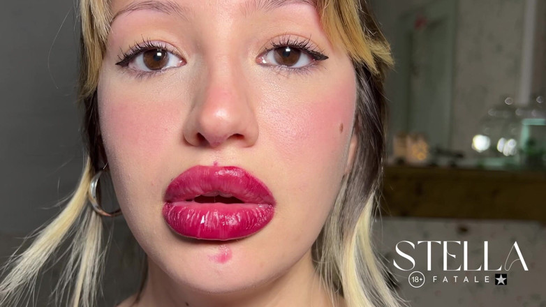 Stellafatale: Raspberry - batom vermelho tremendo nos lábios - câmera lenta