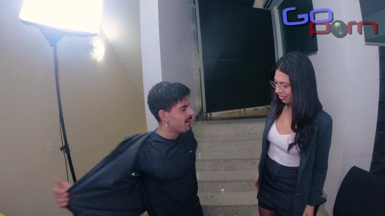 Go Porn: Personalistka toho chlápka najala na místě, protože měl velké péro