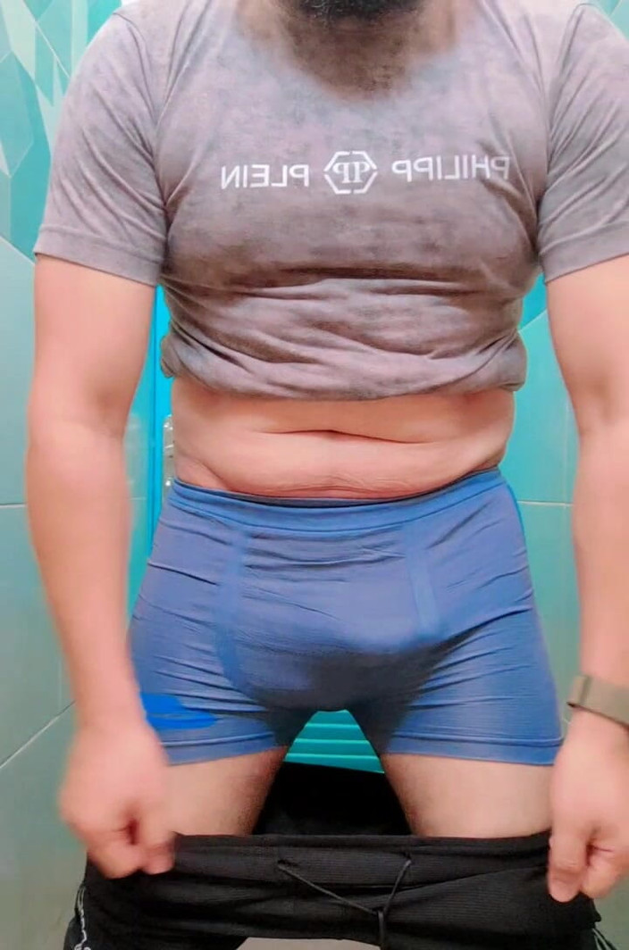 EgyptianStallion82: Bermain dengan batang saya