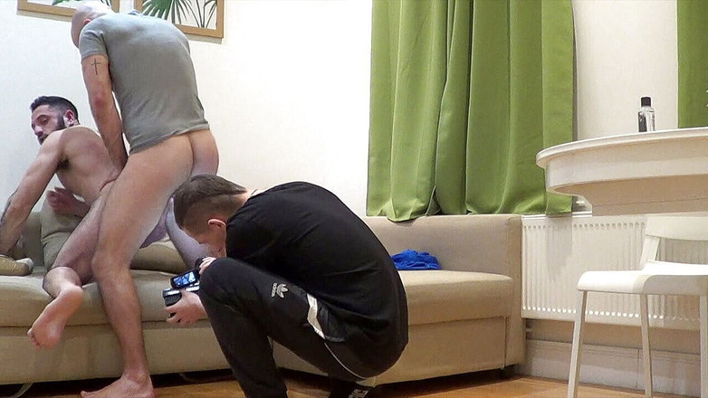 BAREBACK PORN SPY CAM: 原始业余摄像头，拜伦地狱使用由nando Fernandez生的