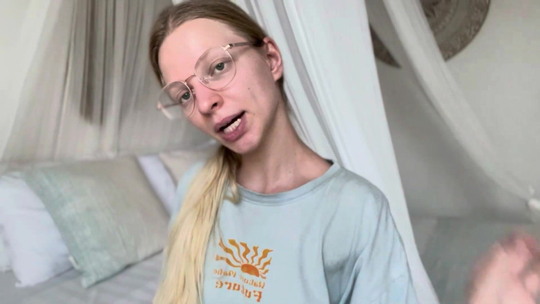 Goddess_Bella_Rae: Macecha tě nazývá hodný kluk - Asmr