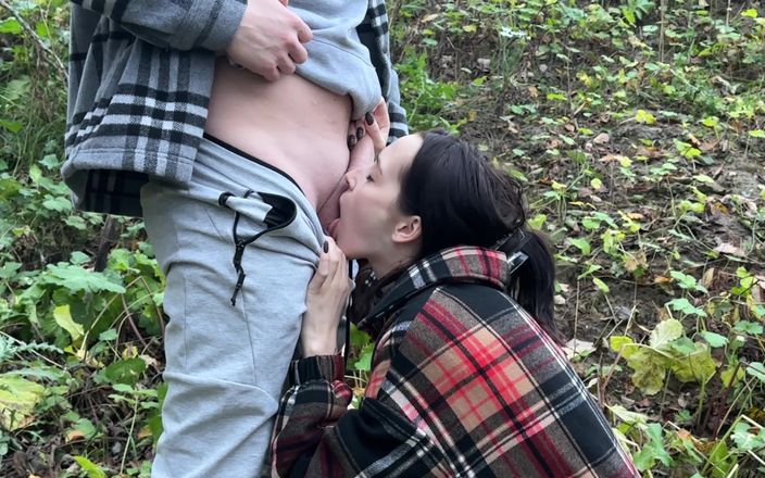 HannahKim: Kouřila přímo na ulici