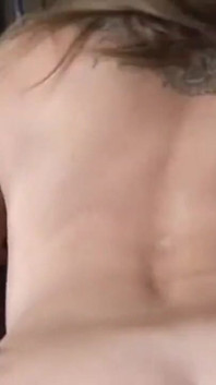 Jaylyn Rose este o blondă cu ochi albaștri cu knockers uriașe, o curvă porno cu țâțe mari dornică să-și dovedească abilitățile de înghițire de spermă