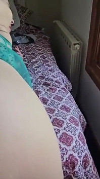 Nu ne-am dat seama că vecinii ne urmăreau prin fereastră