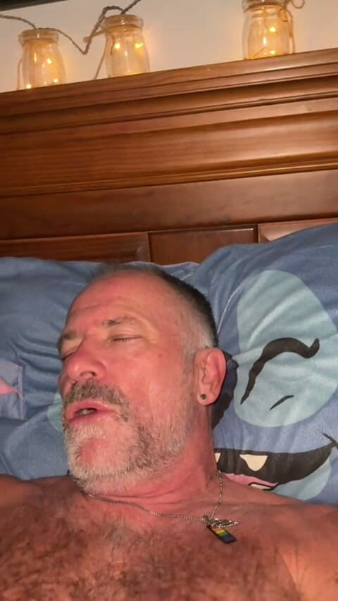 Daddybearvlc: Daddybear Imagining Fucking His Boys Ass