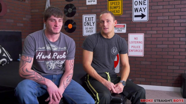 Broke Straight Boys: Trevor Laster duduk di atas zakar Kafig Sangkar