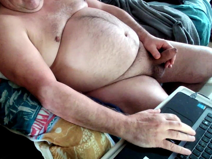 CiccioloBrizzolo: Mi Masturbo Mentre Guardo Video Hot