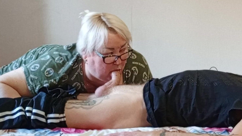 Zona901: 邻居吞下最后一滴精液