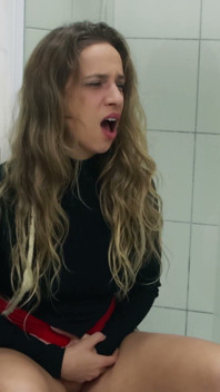Noisy and Stinky Farts in the Toilet