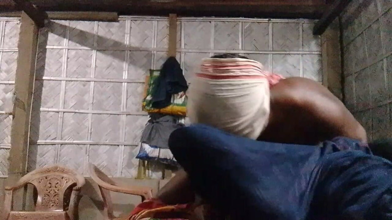 Masuuma Aktaaar: Indická manželka a manžel sexy sex video
