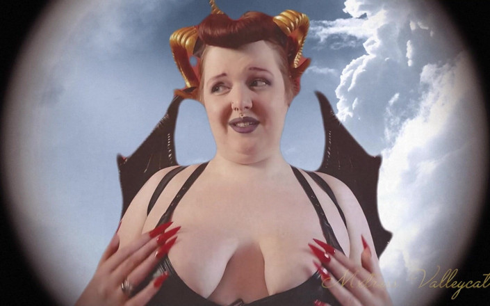 Mxtress Valleycat: Cosplay Day Drain