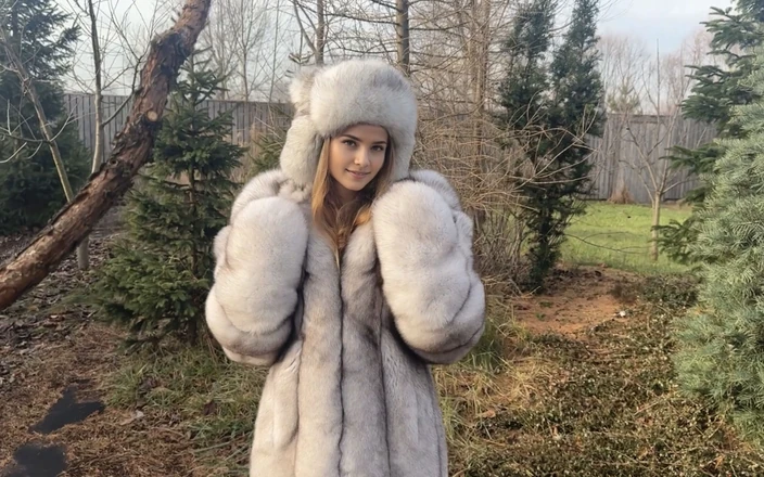 Ruda Cat: Outdoor Fur Teasing, Fur Coat, Fur Gloves, Fur Hat. Perfect...