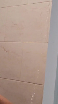 Vòi hoa sen rất ướt