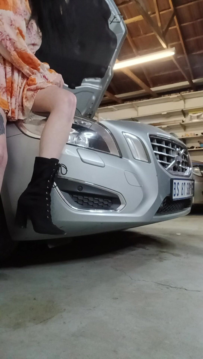 Mysticbabe8: Moje auto se porouchalo a bylo v něm nadržený mechanik,...