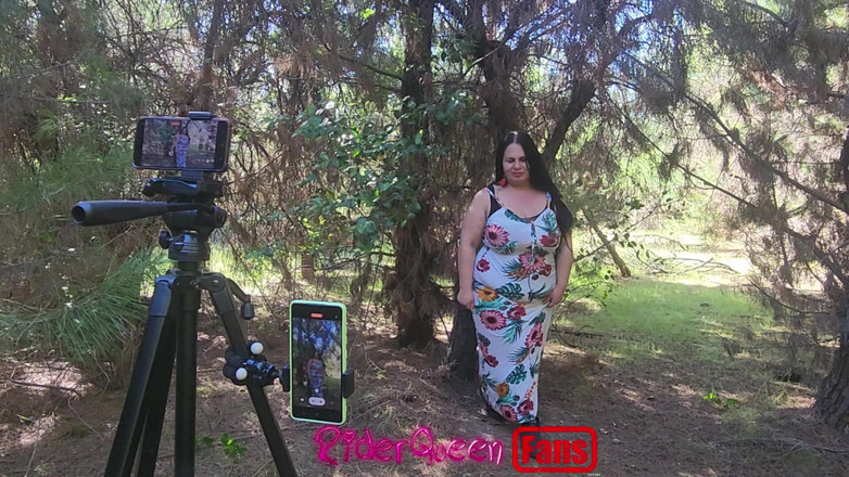 Riderqueen BBW Step Mom Latina Ebony: Riderqueen alleen, buitenshuis, video's voor fans