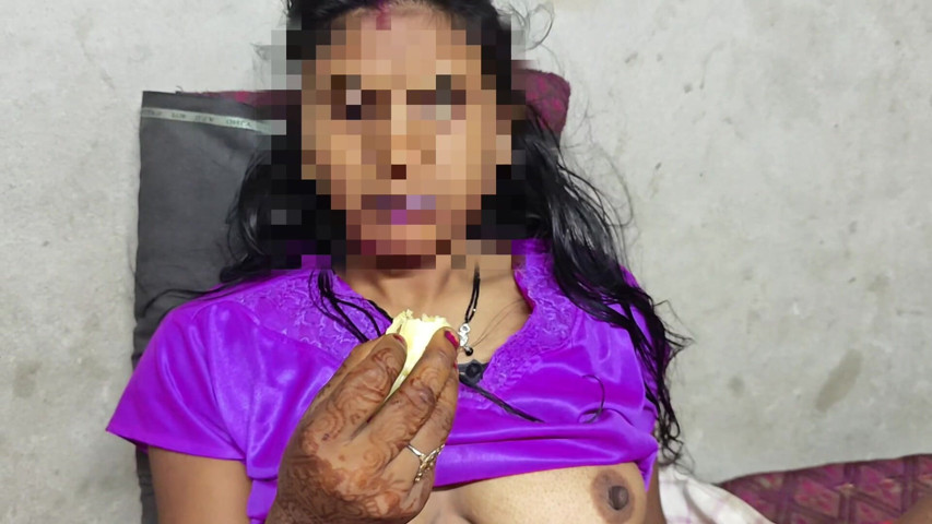 Bhabhi Plays with Banana and Sex Toy (Regular sex)