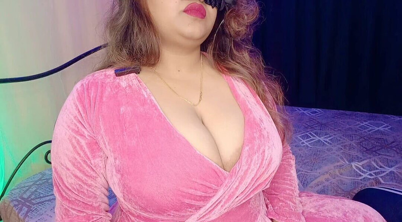 Maya-malik: Nevlastní máma nosí oblíbené šaty svého nevlastního syna a v noci...