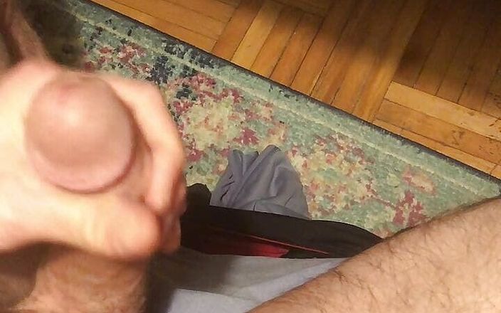 Tai Thick: Kirli yıpranmış külotların üzerine boşalıyor