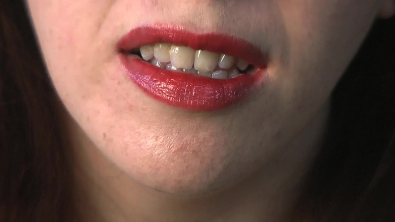 Evangelines Fetish: Ruj caramida pe canapea