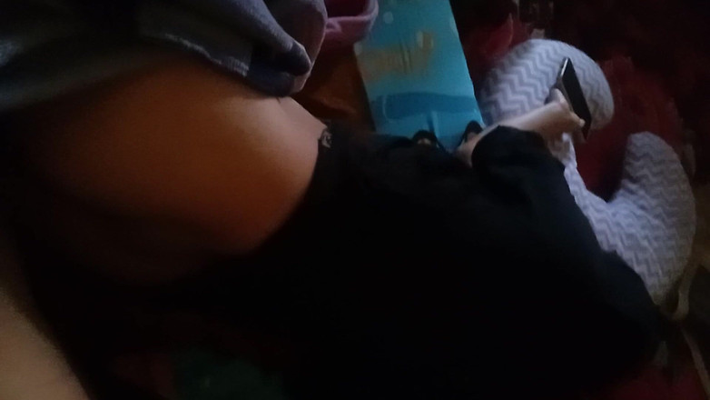 Anim: Ich Lag Mit Meiner Schwester Auf Dem Bett