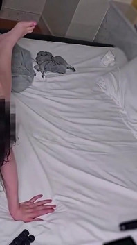 Kenikmatan Malam Kedua Saat Pengantin Baru Yang Setia Terbuka dan Gemetar Gairah Terlarang