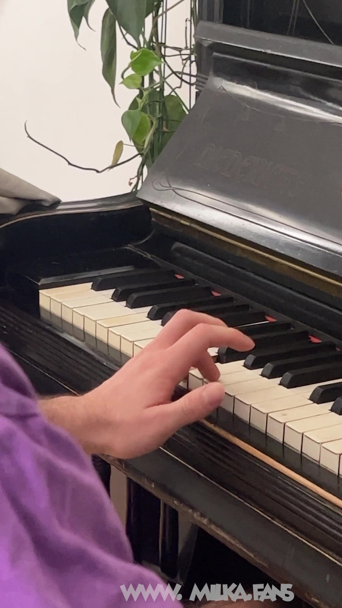 Milana Milka: 该死的热群交派对