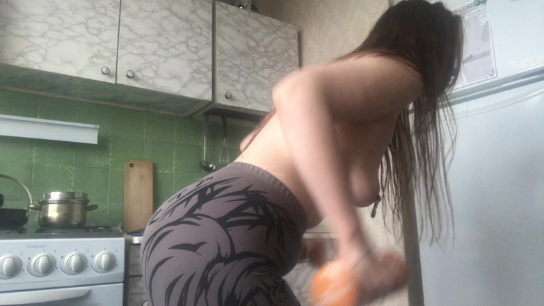 Lovessie: Dumbbells and Nipple Clamps