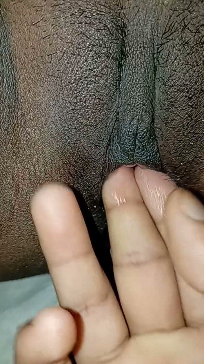 Sonaji: Hot Bhabhi Fingering