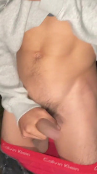 Hung latino thug big dick twink solo masturbando grande ejaculação ao ar livre pego masturbando