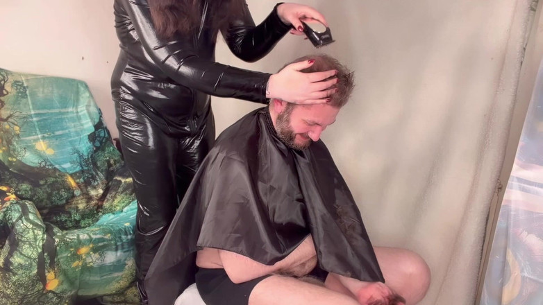 MissFFW: Slečna Ffw holí fb vlasy jako ošukaná