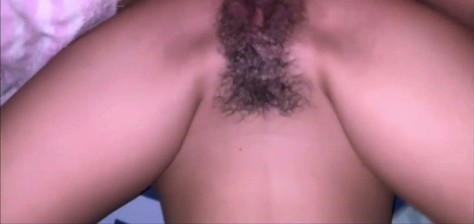 Hashini Hirunika: 在家里做爱