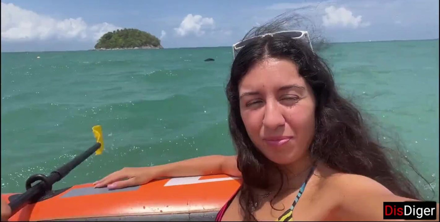Dis Diger: Seks anal di pantai di pulau