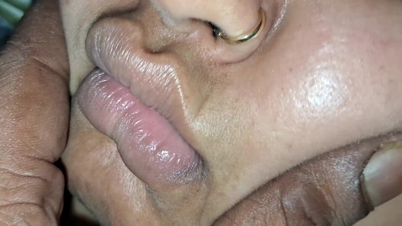 Catchybusty: Ncr Desi Bhabhiji Want to Lick