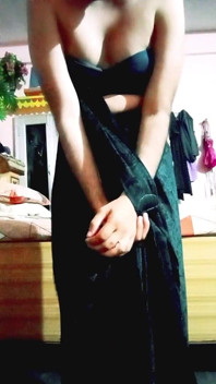 Indian Gay Crossdresser Gaurisissy Pressing Her Big Boobs in Balck Saree XXX Sex