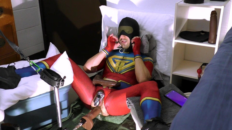 Ricky Cage: Oktober 2021 Ricky Cage Live Show - Cock-locked Superhero Takes Dicks in...