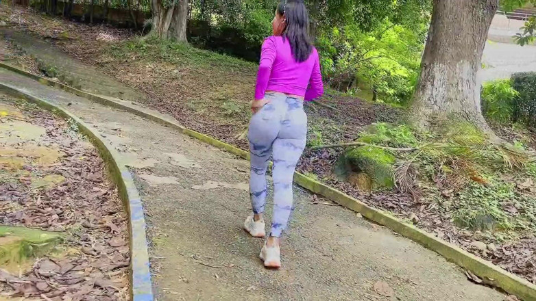 Jenifer Play: 23세 콜롬비아 모델이 개인 트레이너와 열심한 애널 섹스를 합니다 - Jenifer Play