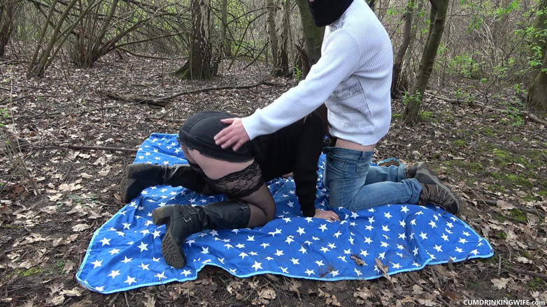 Cumdrinking Wife: Futai în public la lac în martie 2020
