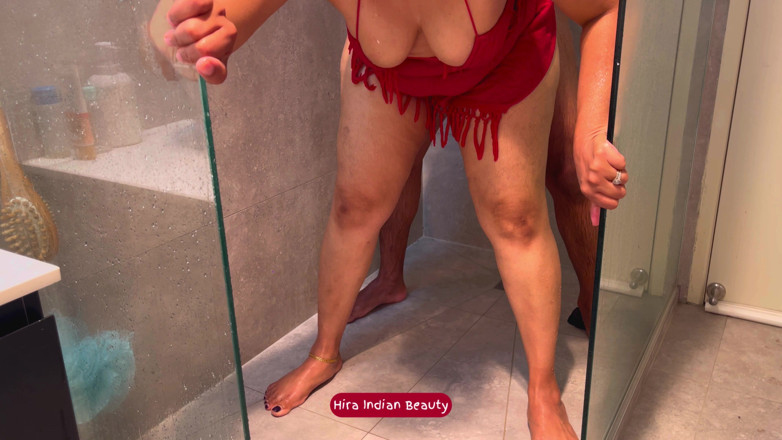 Hot 365 Entertainments: वर्जित बाथरूम गुदा: मेरे तंग बट छेद को चोदते हुए मेरे बड़े स्तन निचोड़ना