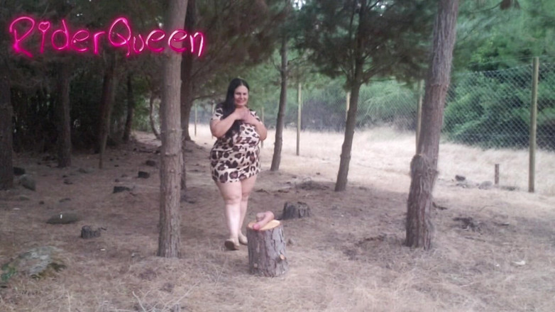 Riderqueen BBW Step Mom Latina Ebony: Scopando la sexy matrigna nel bosco all'aperto