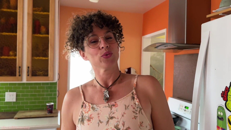VibeWithMommy: Macecha léčí úzkost z výkonu nevlastního syna