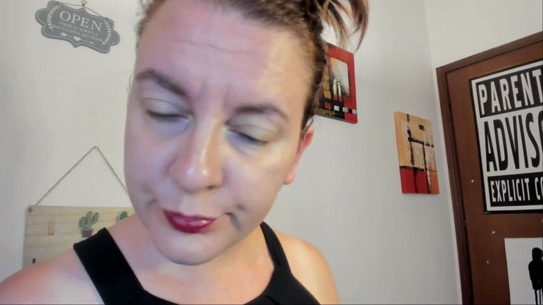 Nicoletta Embassi: Holení a kýchání