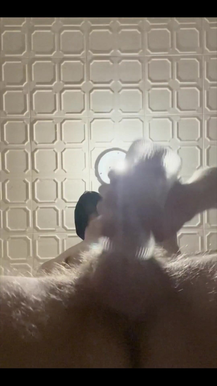 Johnny69227: Bite sexy de 7 pouces (18 cm) appartenant à un twink mince masqué....