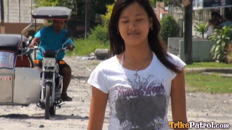 Trike Patrol - Tuk Tuk Patrol: Cewek pantat cokelat disetubuhi oleh kontol asing