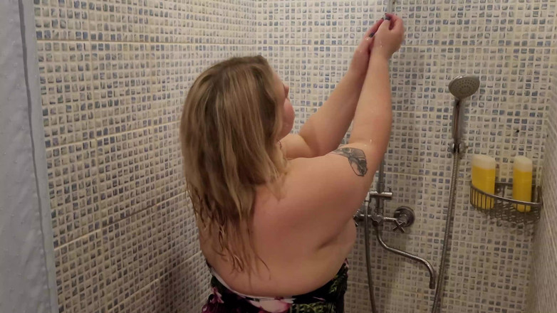 Peach Desert: Hot Blonde Sucks Cock and Takes Nectar on Her Face...