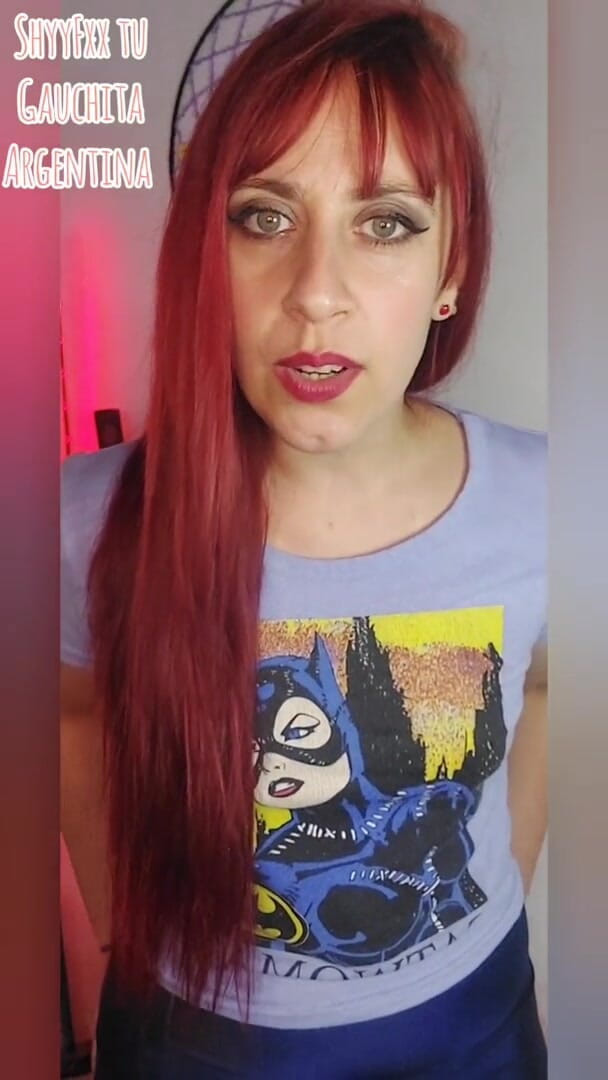 Tu Gauchita Argentina: 내 속옷으로 자위하는 의붓여친을 발견한 Shyyfxx 그리고 그가 사정할 때까지 그를 모욕해